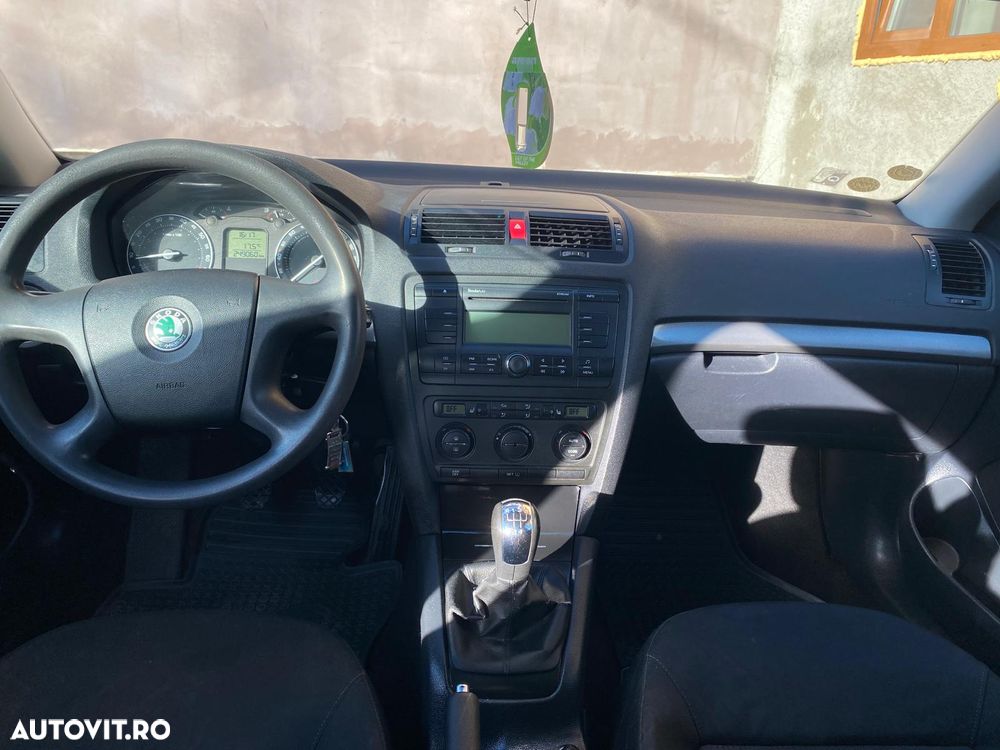 Skoda Octavia 1.6 FSI Classic - 6