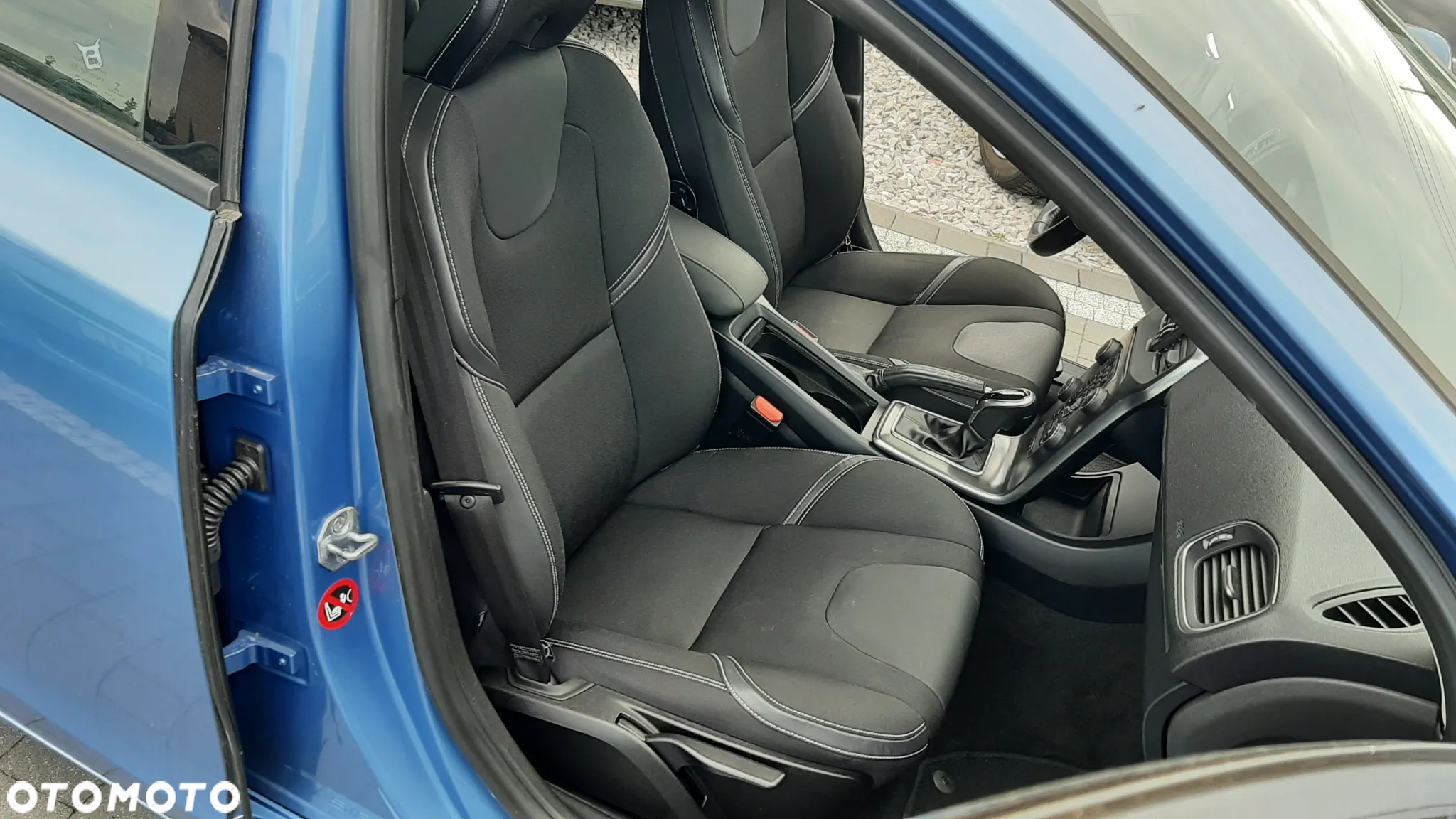 Volvo V40 T4 Momentum - 17