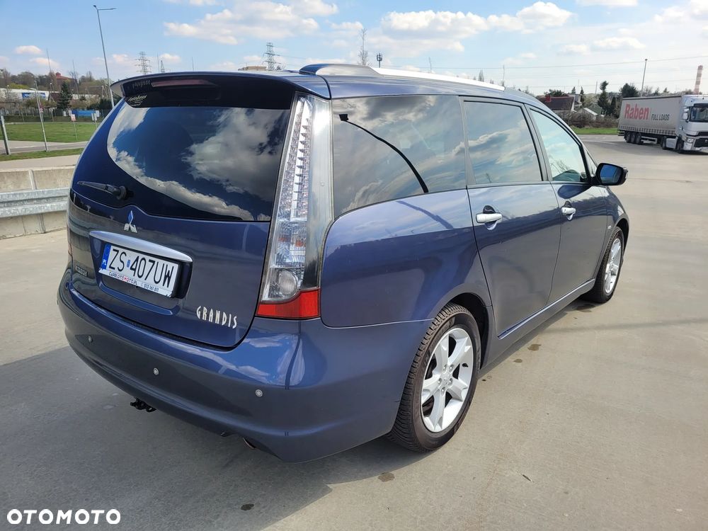 Mitsubishi Grandis 2.0 DI-D 7-Sitzer 30 Jahre - 6