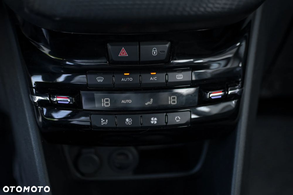 Peugeot 2008 1.2 Pure Tech Active - 13