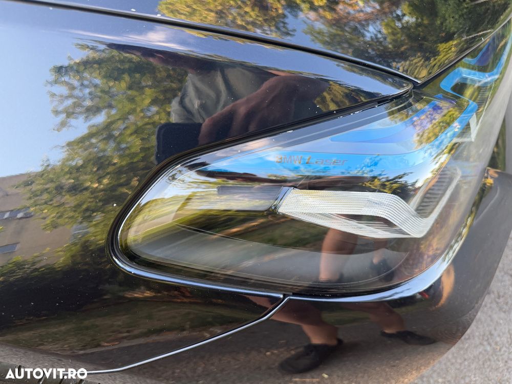 BMW Seria 5 530i xDrive AT MHEV - 30
