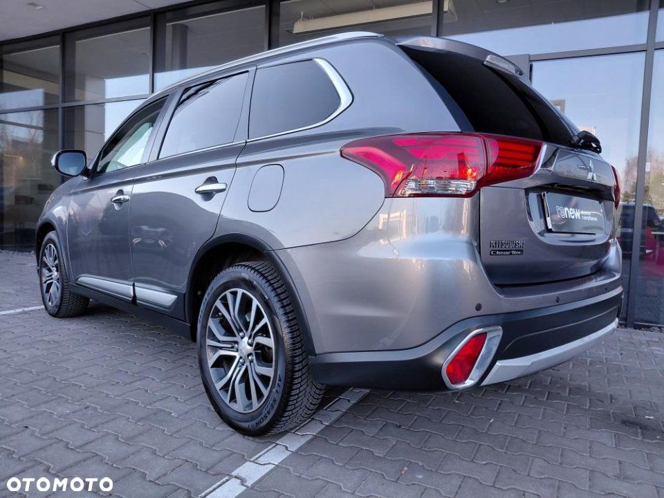 Mitsubishi Outlander - 3