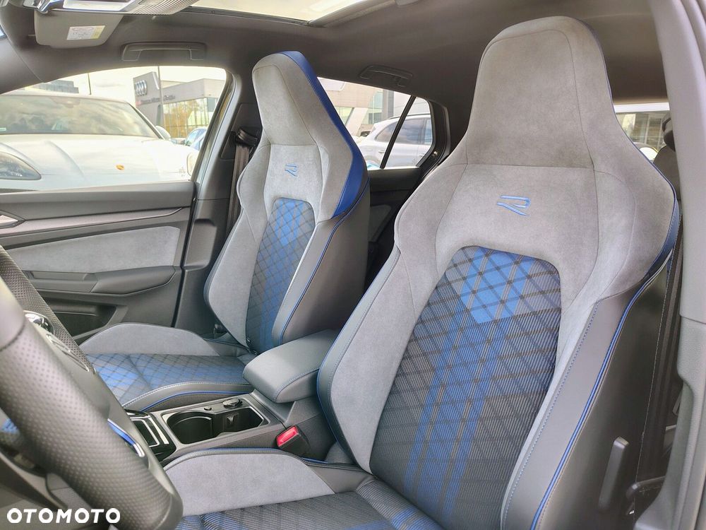 Volkswagen Golf - 17