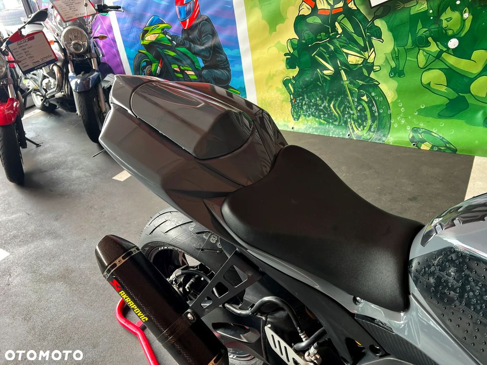 Suzuki GSX-R - 11