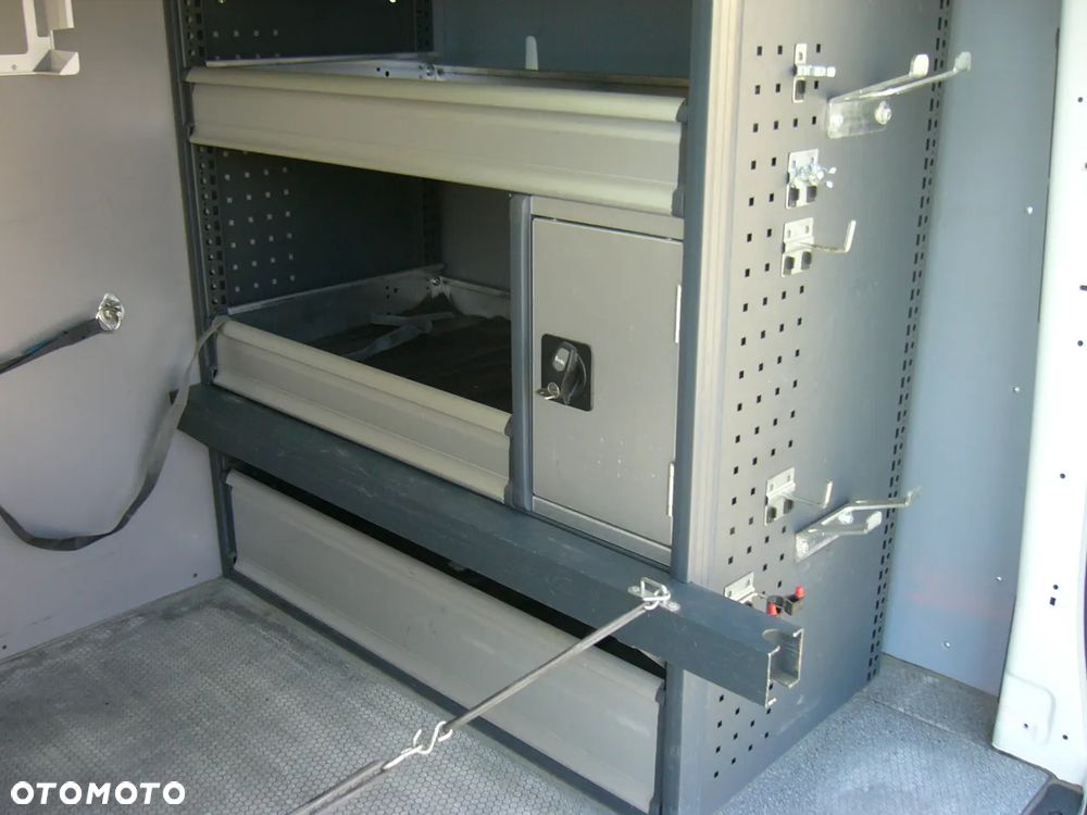 Opel Vivaro Komora chłodnicza VebaBox Panele słoneczne - 16