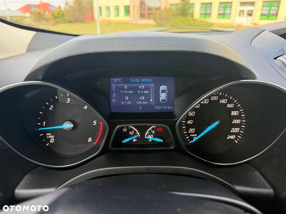 Ford Kuga 2.0 TDCi 4x4 Titanium - 39