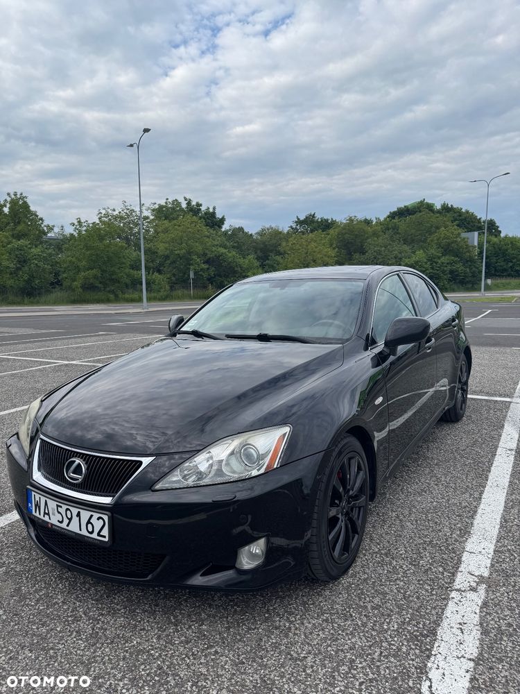 Lexus IS