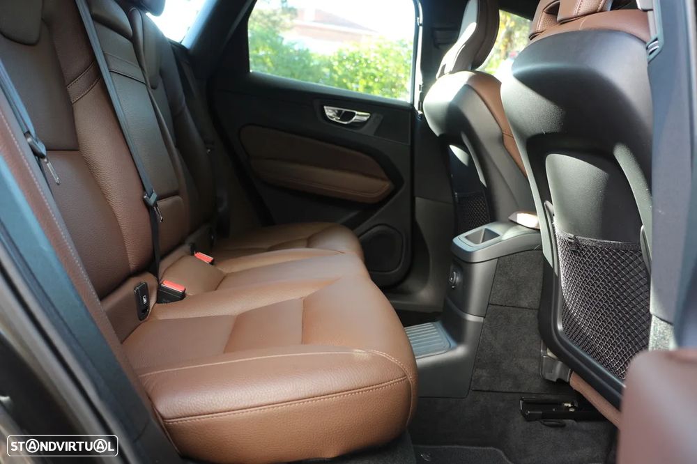 Volvo XC 60 2.0 T6 PHEV Inscription AWD - 25
