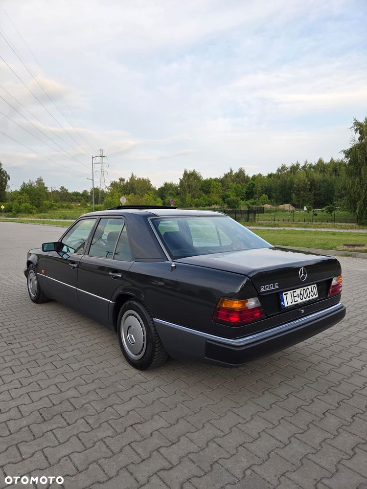 Mercedes-Benz W124 (1984-1993) ver-260-se - 7