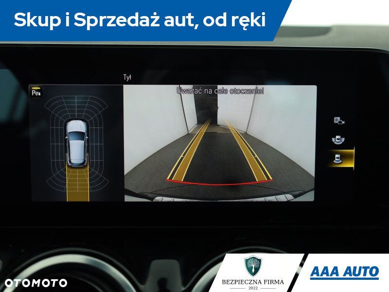 Mercedes-Benz GLA - 14