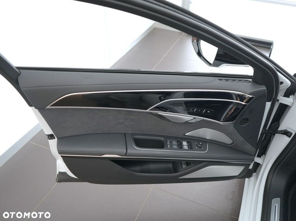 Audi A8 - 13