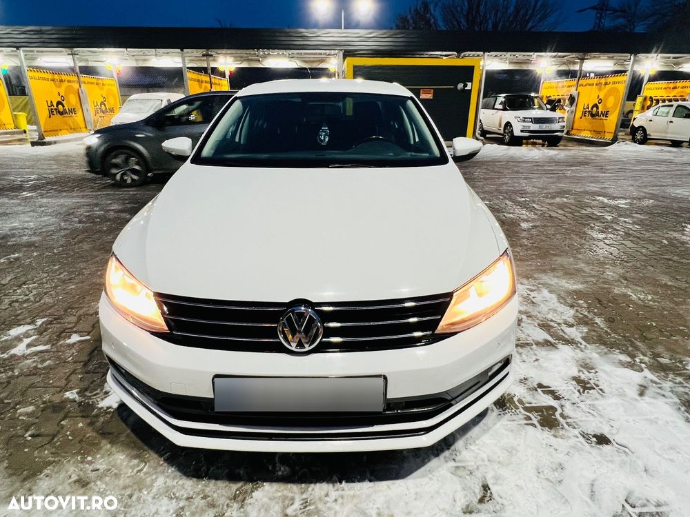 Volkswagen Jetta 2.0 TDI Trendline - 1