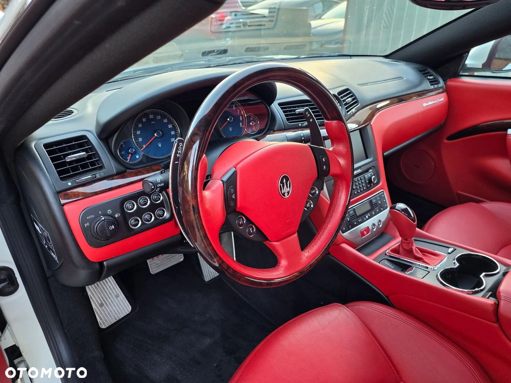Maserati GranTurismo - 24
