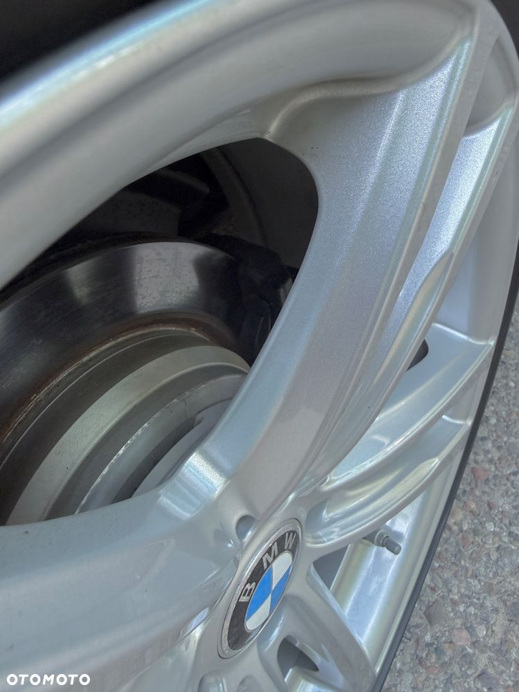 BMW Seria 3 320d xDrive DPF Edition Sport - 35