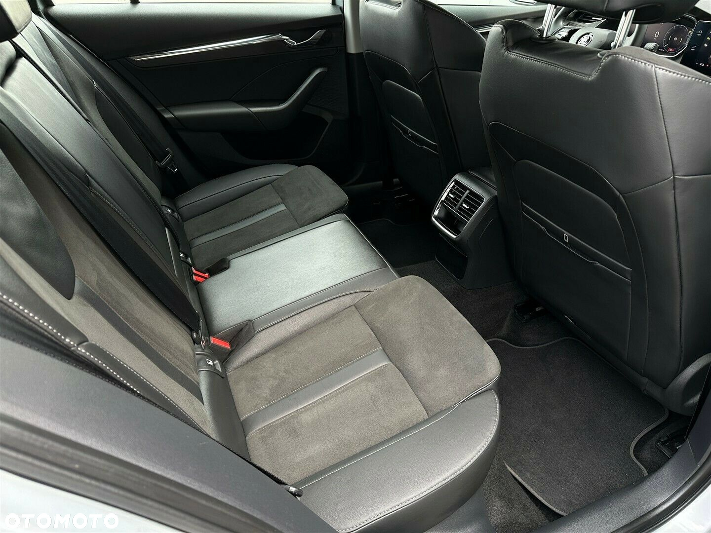 Skoda Octavia 1.5 TSI ACT Style - 8