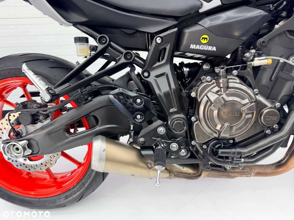 Yamaha MT - 24