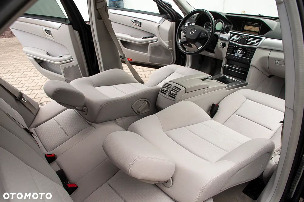 Mercedes-Benz Klasa E 200 Kompressor Avantgarde - 24