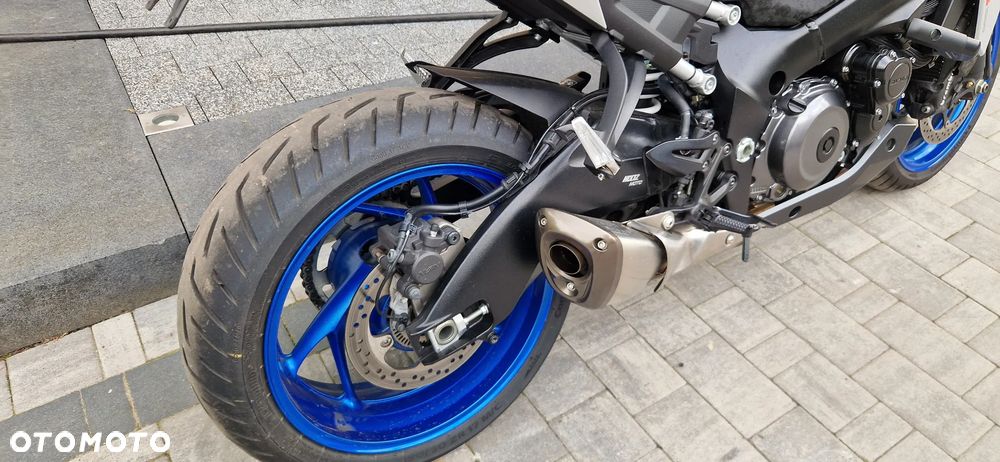 Suzuki GSX 1000 - 6