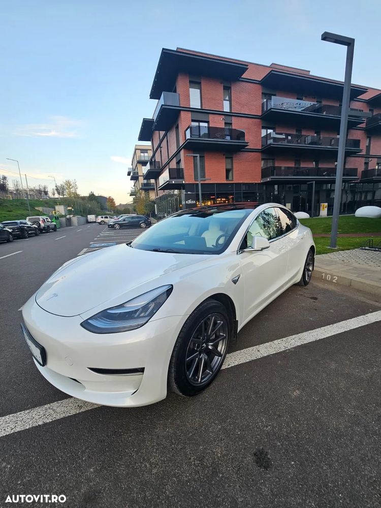 Tesla Model 3 Langstreckenbatterie Allradantrieb Dual Motor - 2