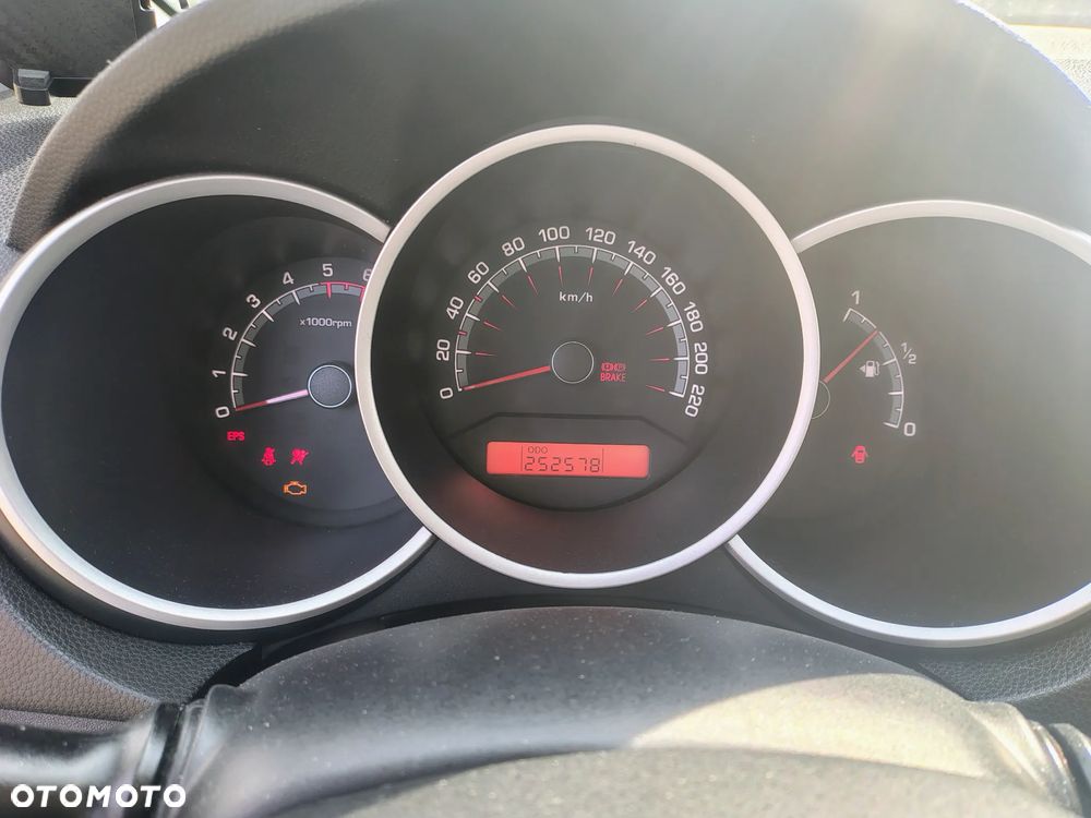 Kia Venga 1.4 CRDi M - 6