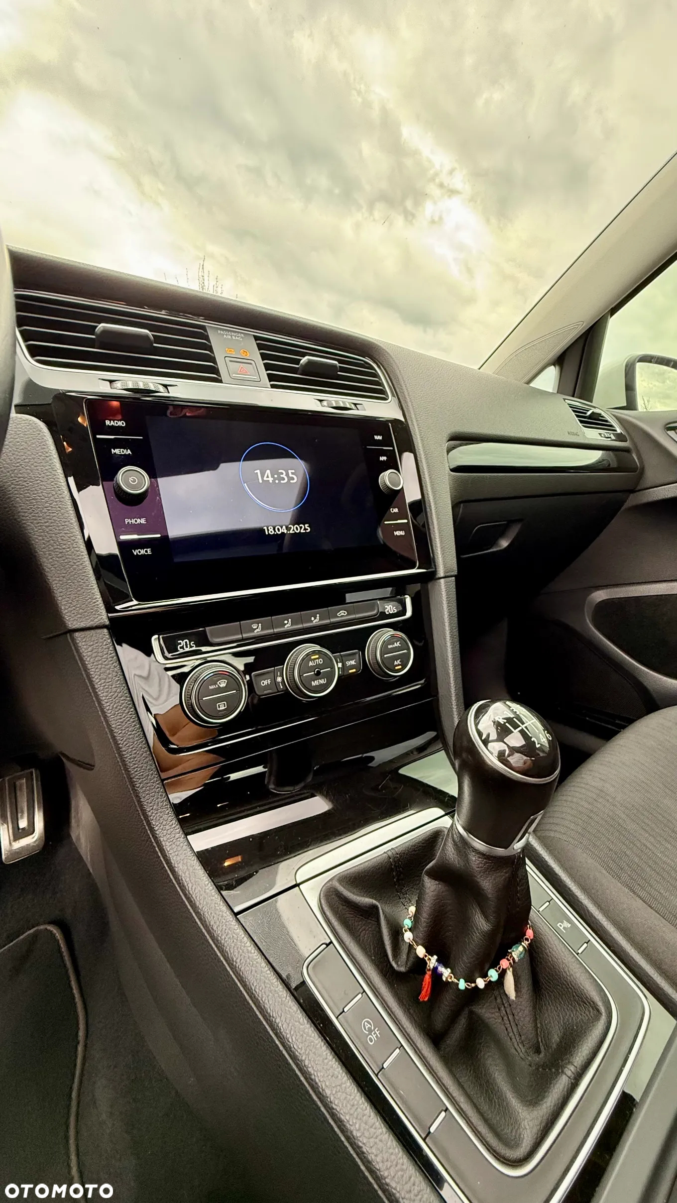 Volkswagen Golf - 15