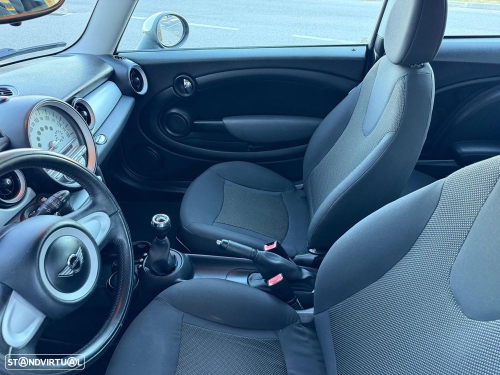MINI 3 Portas One D - 9