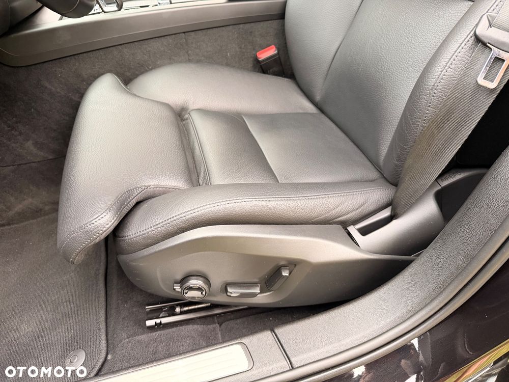 Volvo V60 T4 Geartronic Momentum Pro - 28