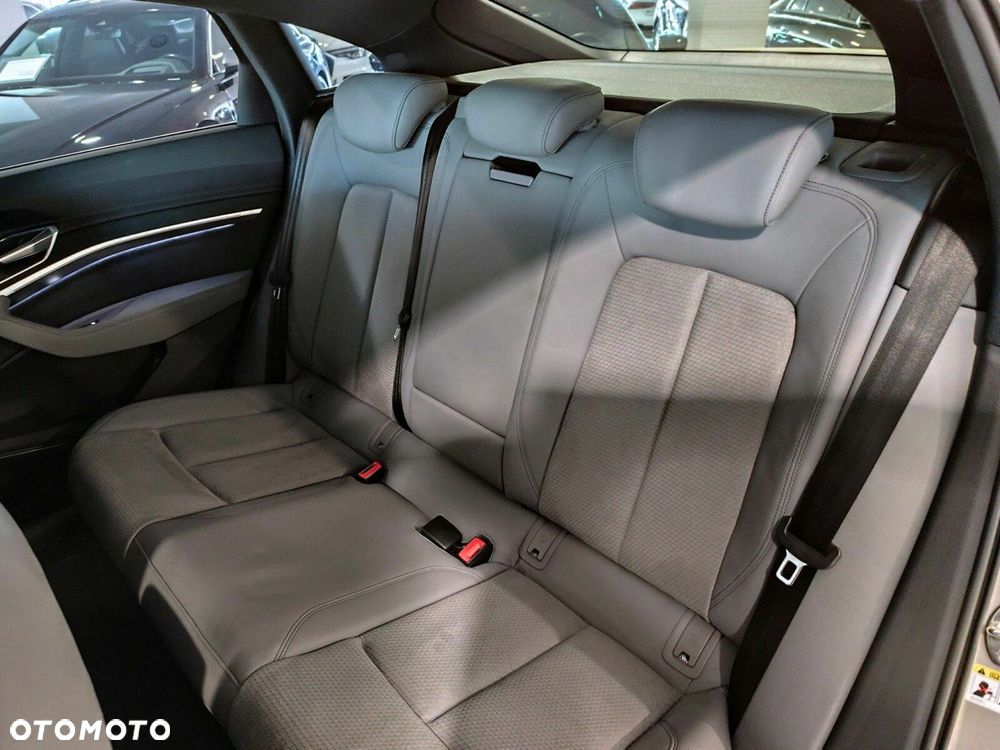 Audi e-tron 55 Quattro S Line - 24