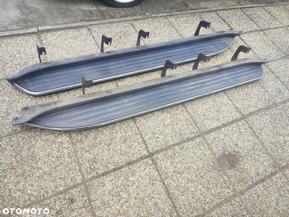 Cadillac Escalade Gmc Yukon Chevrolet Tahoe boczne stopnie oryginalne - 1