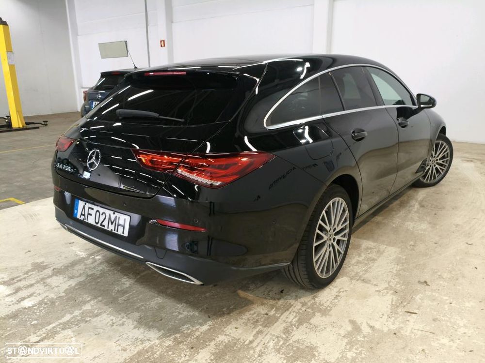 Mercedes-Benz CLA 250 e Shooting Brake Progressive - 4