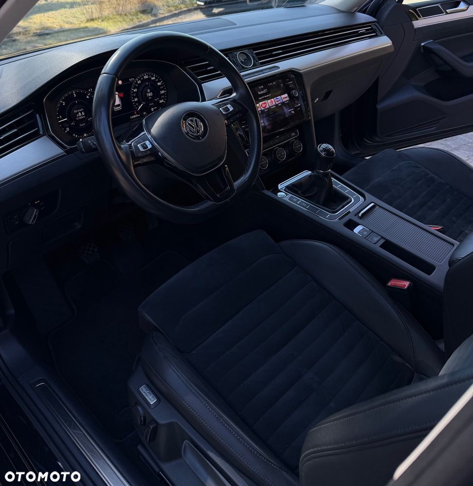 Volkswagen Passat 2.0 TDI SCR Comfortline - 8