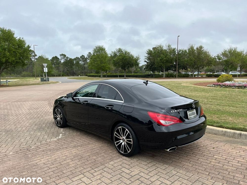 Mercedes-Benz CLA 250 4Matic 7G-DCT - 4