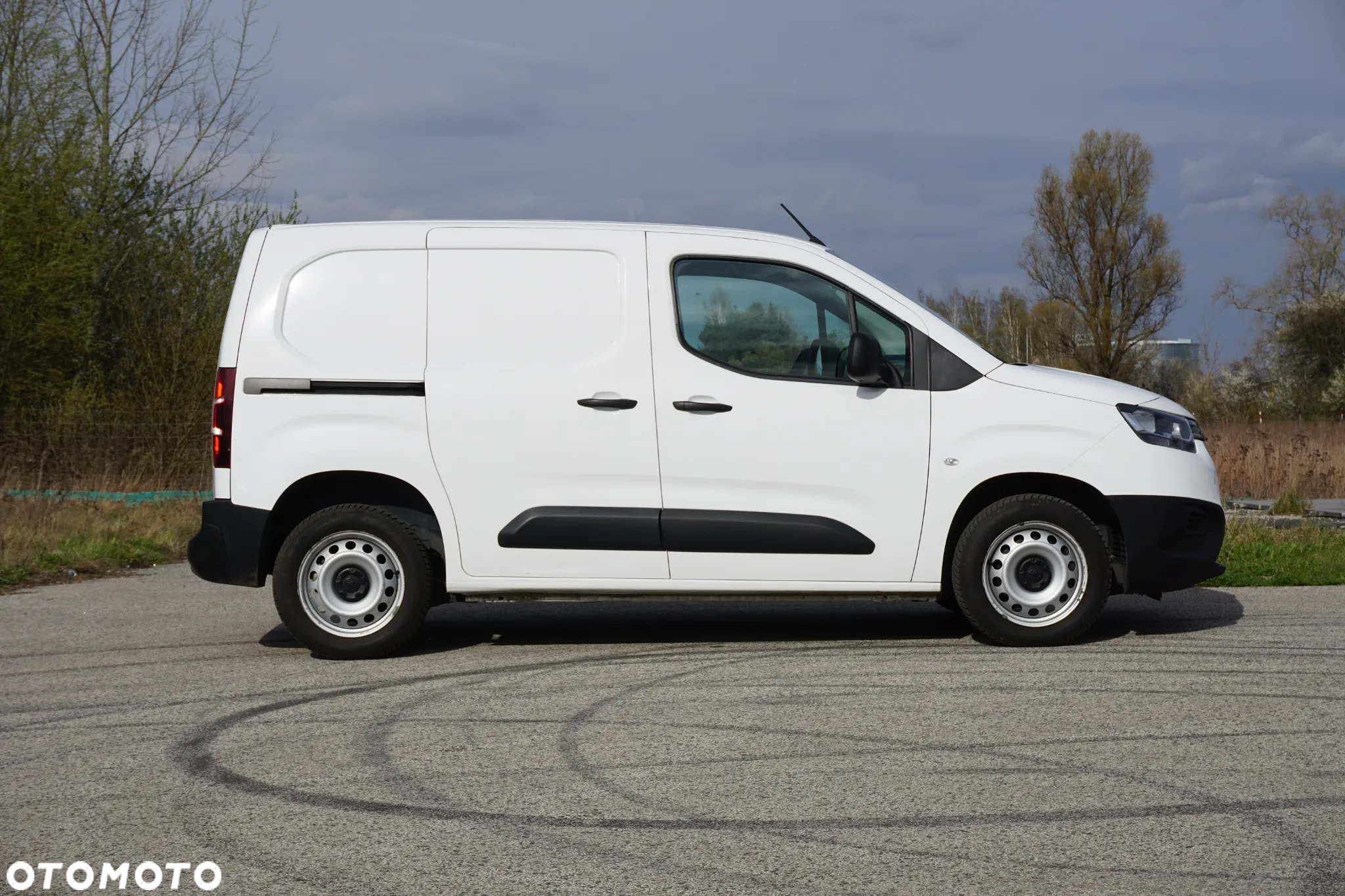 Toyota Proace City 1.5 D-4D Long 2,3t Active (bryg.) - 9