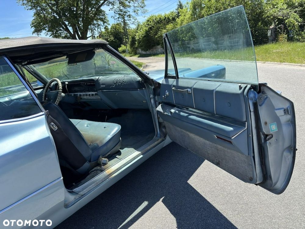 Cadillac Deville - 29