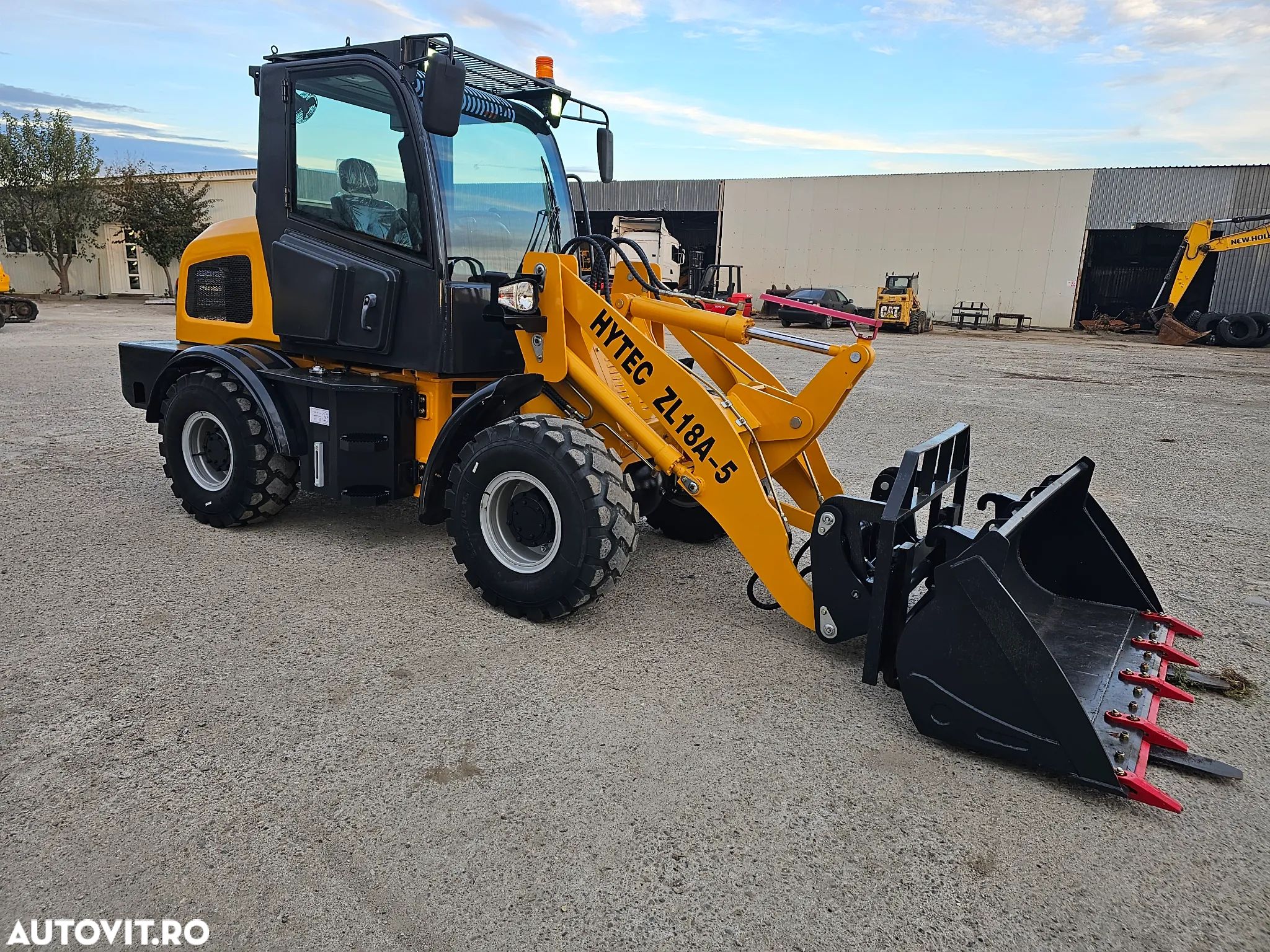 Hitachi Hytec ZL18A incarcator frontal mini - 1
