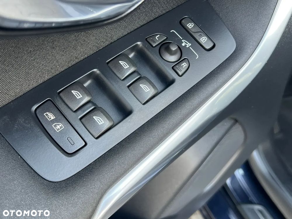 Volvo V40 D3 Drive-E Base - 23