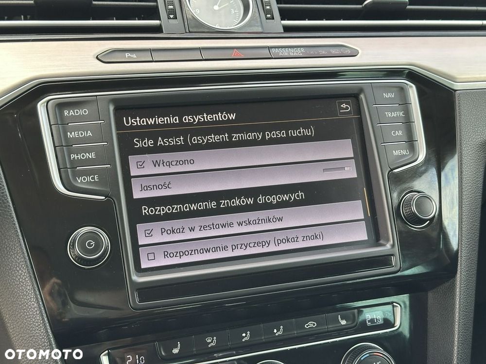 Volkswagen Passat Variant 2.0 TSI (BlueMotion Technology) DSG Highline - 28