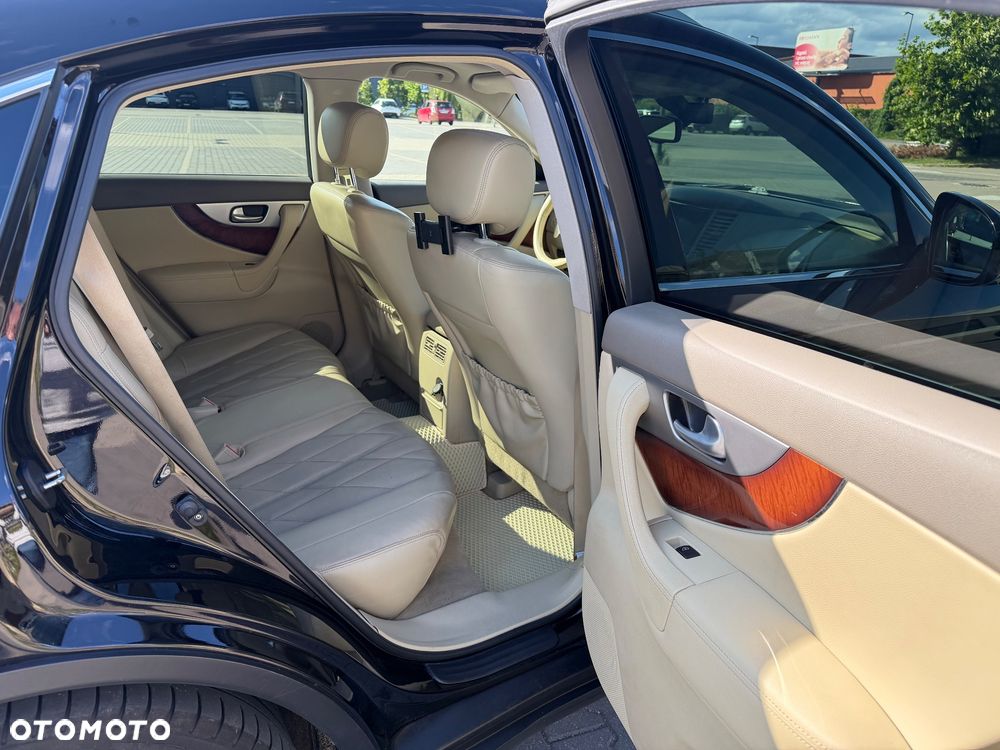 Infiniti FX - 19
