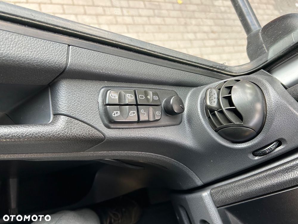 Mercedes-Benz ATEGO 1221 18 paletowy dł.7,25 szer.2,49 wys.2,40 - 15