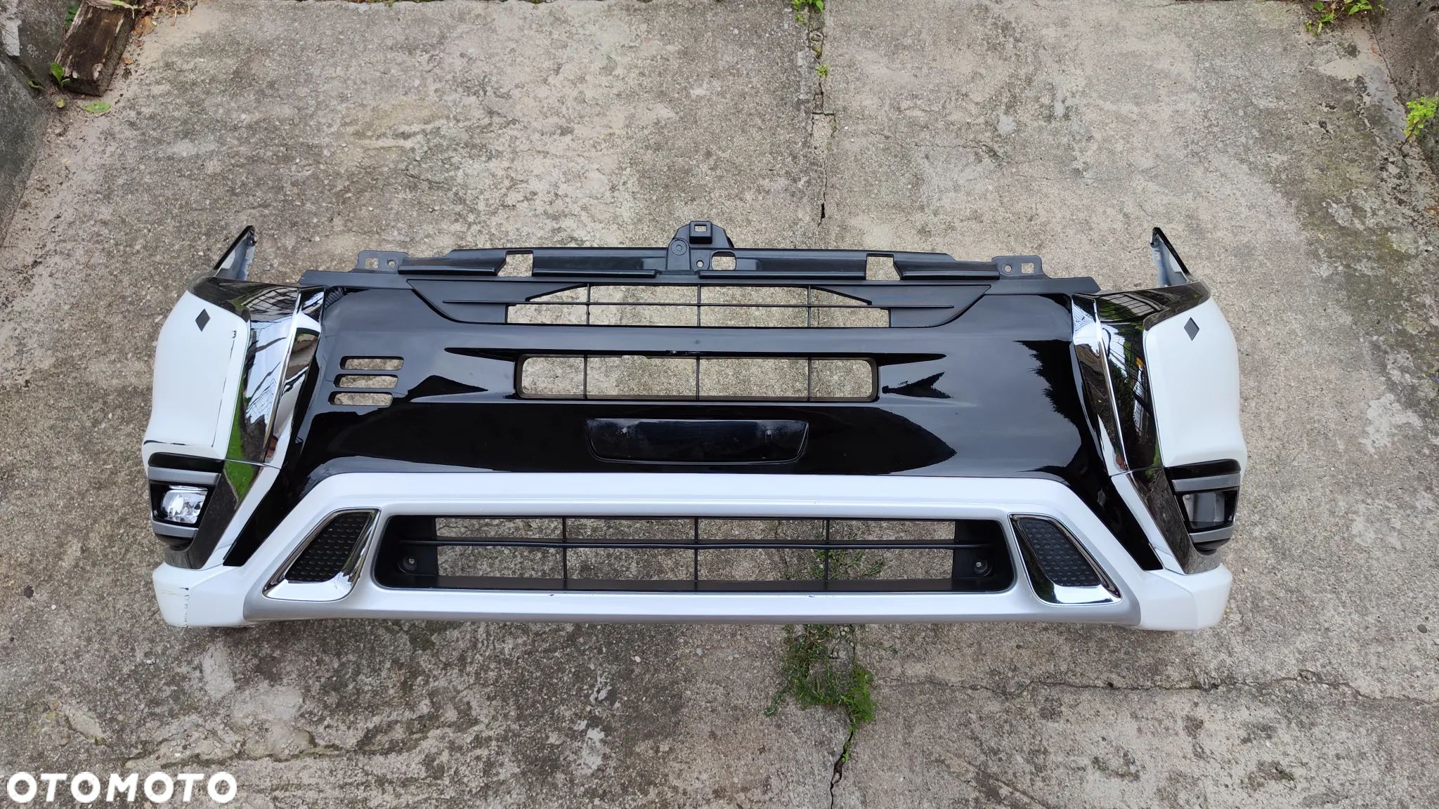 Mitsubishi Outlander III Lift 19-24 Phev Plug-in Zderzak Przód - 1