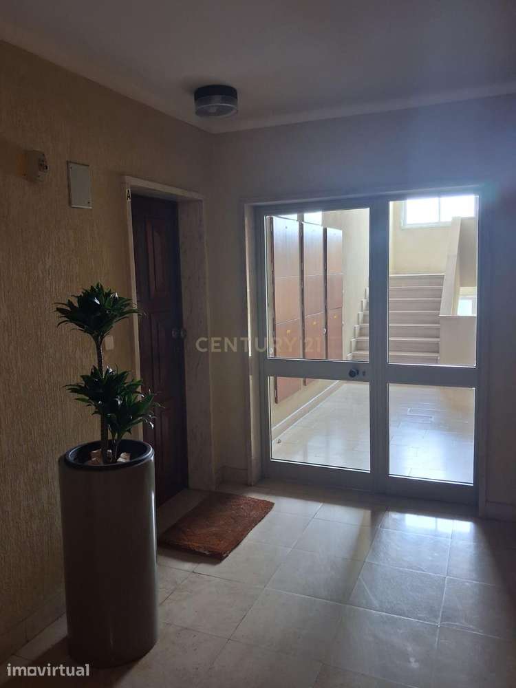 Apartamento T2 na Avenida Carolina Michaelis Linda a Velha - Grande imagem: 5/14