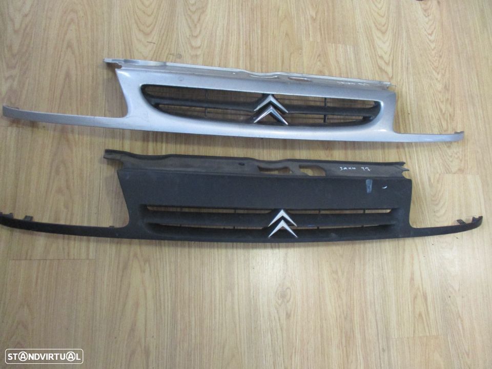 Grelha Frontal Simbolo Citroen Saxo - 3