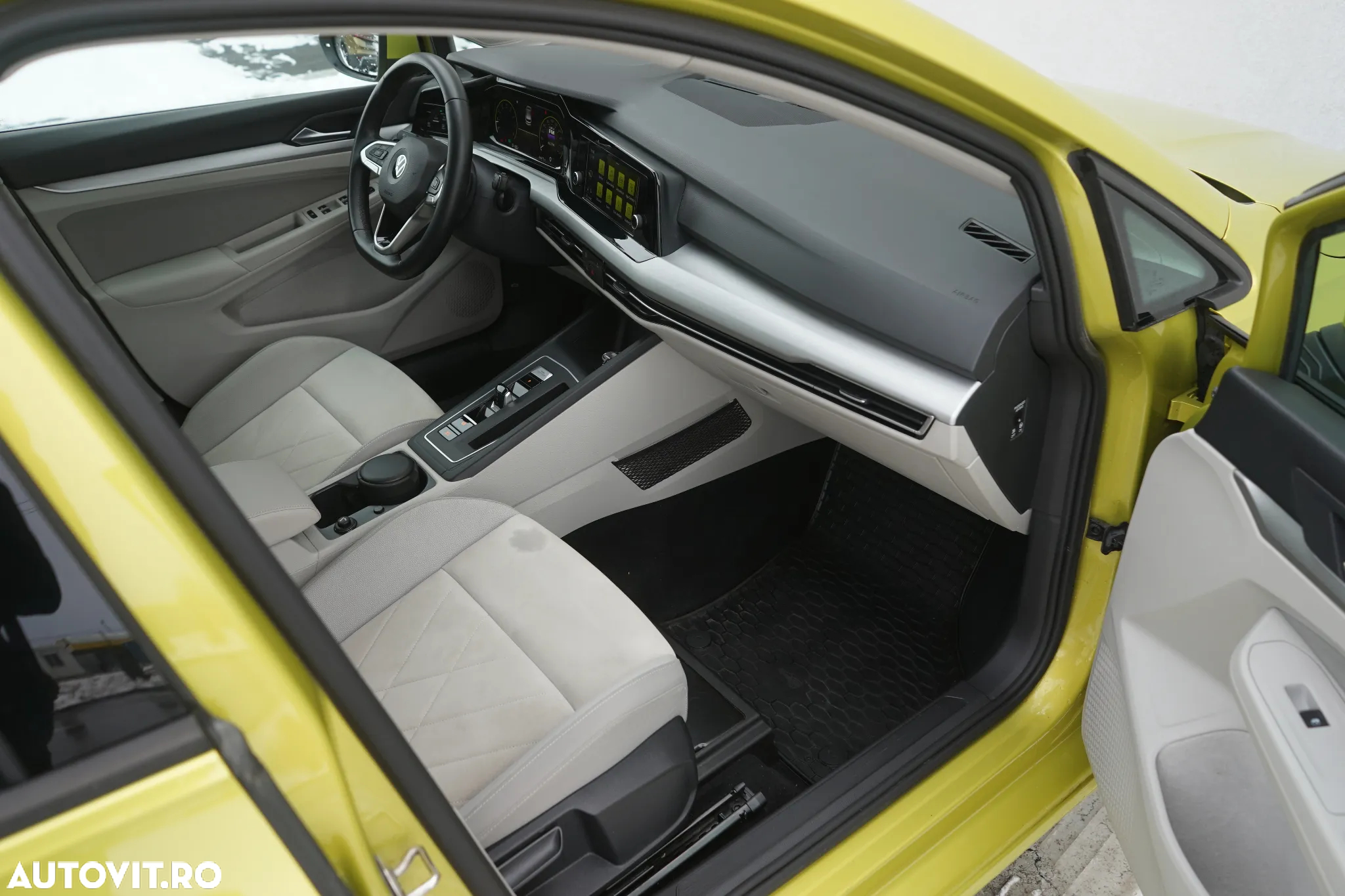 Volkswagen Golf 1.5 eTSI ACT DSG MHEV Life - 24
