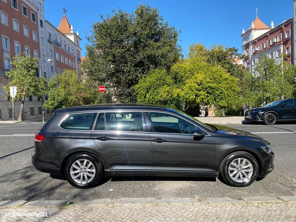 VW Passat Variant 2.0 TDi Confortline - 24