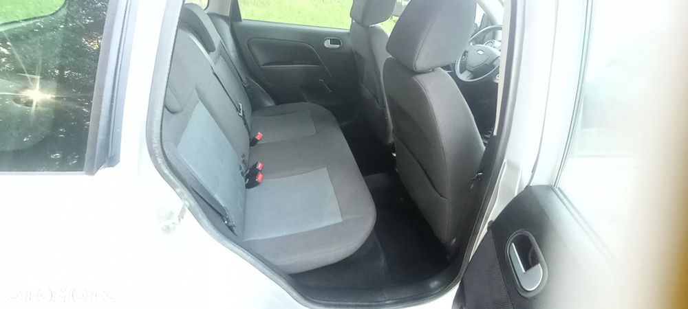 Ford Fiesta - 13