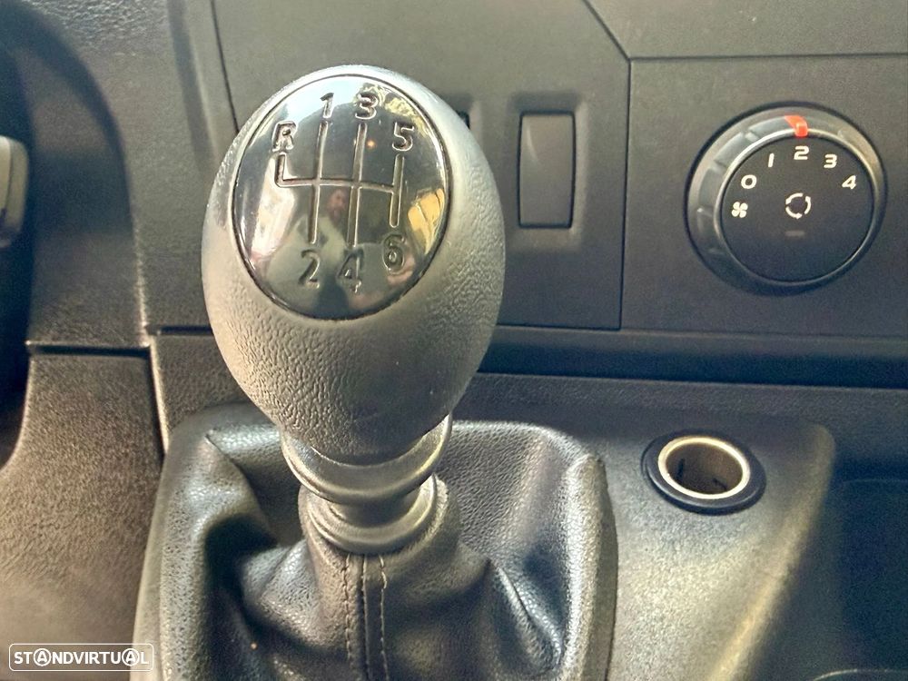 Renault Master 2.3DCI L2H2 135cv 3 Lugares - 34