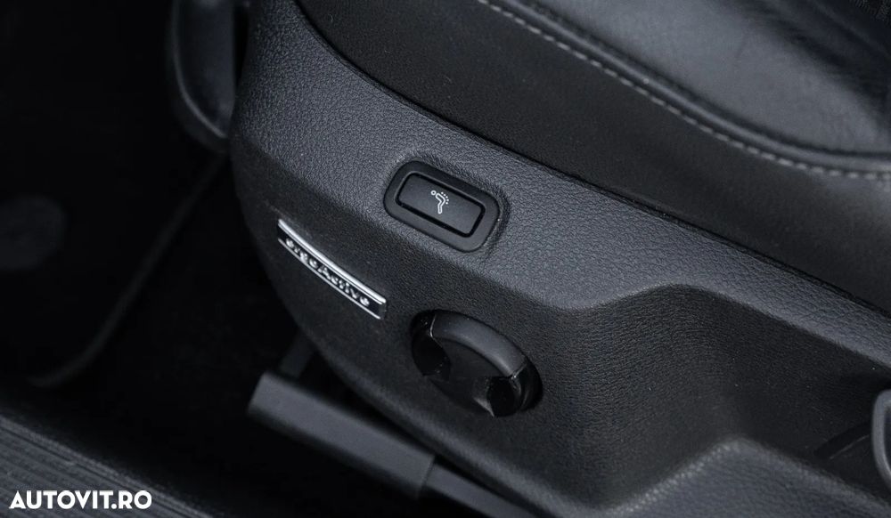 Volkswagen Golf 2.0 TDI (BlueMotion Technology) DSG Highline - 13