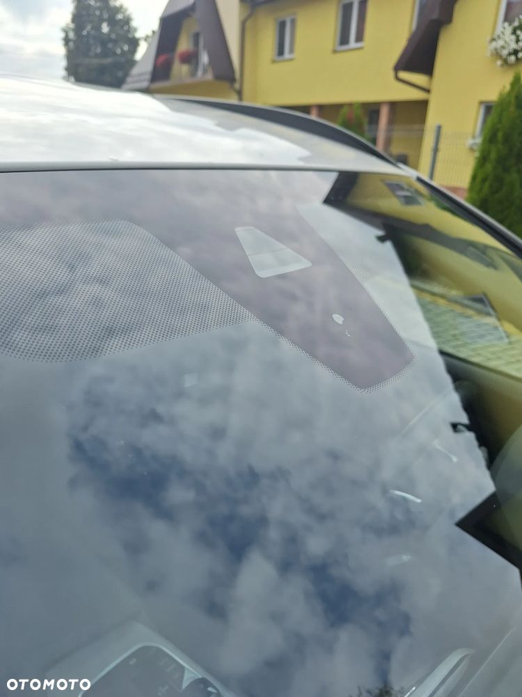 BMW Seria 3 330i xDrive Sport Line sport - 29