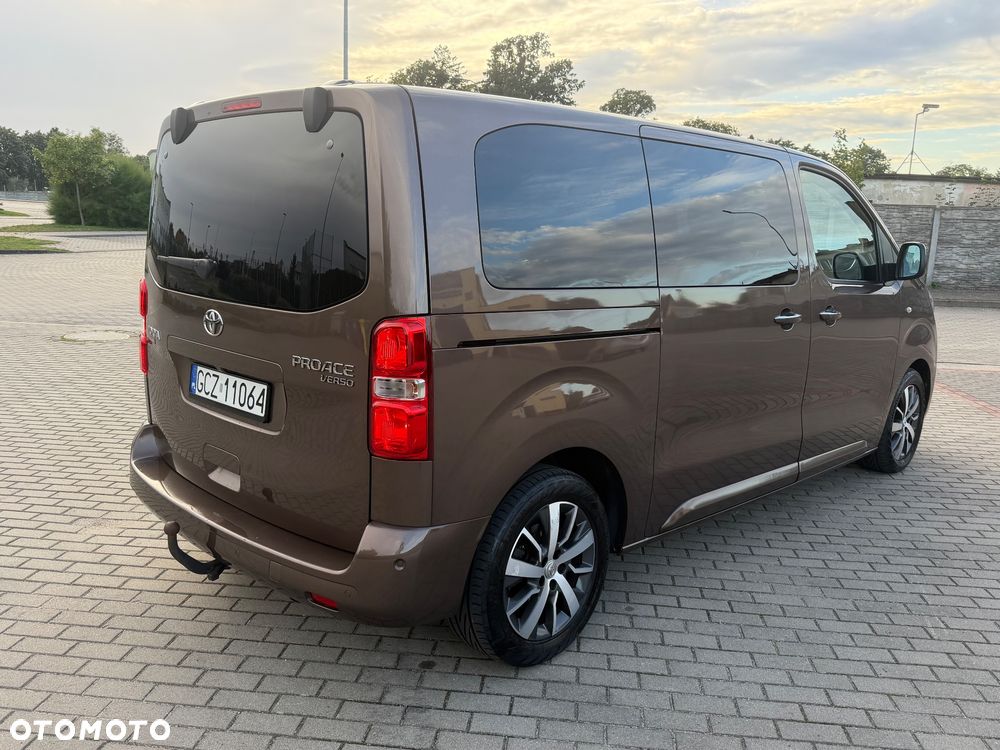 Toyota Proace Verso 2,0-l-D-4D L1 (7-Si.) Autm Executive - 25