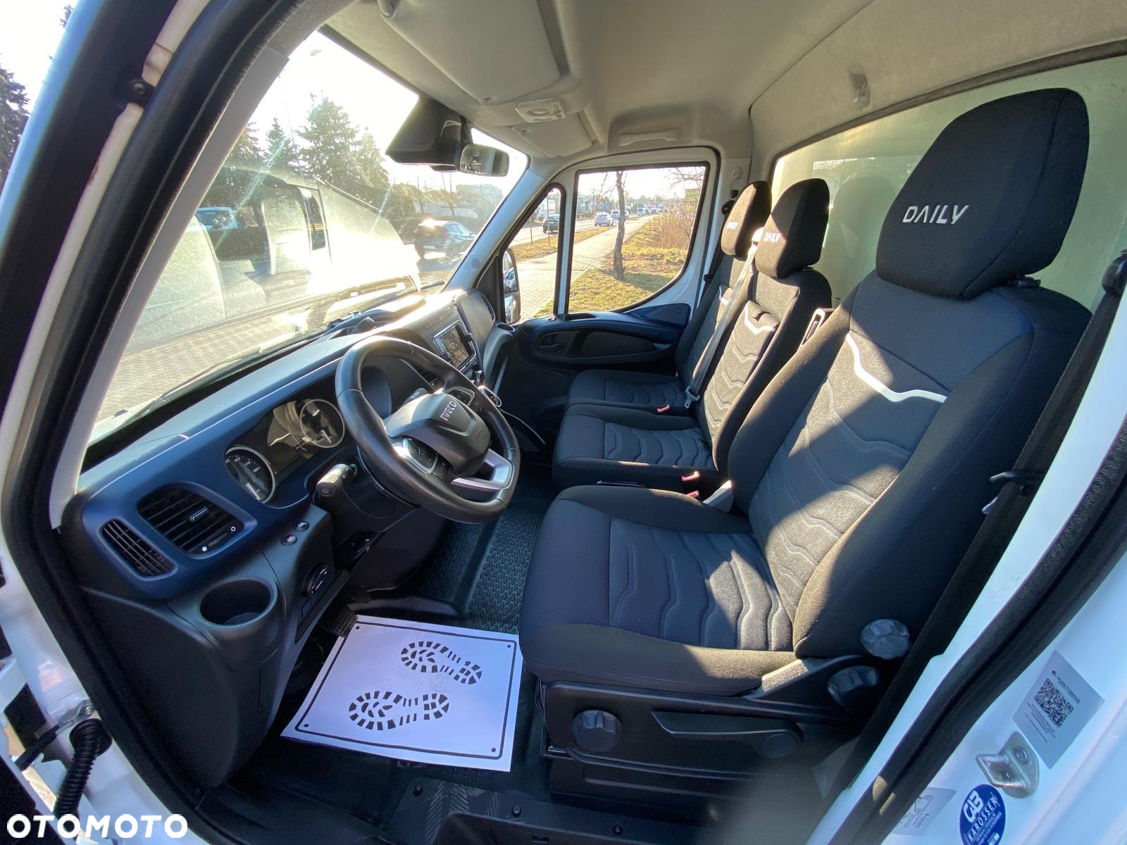 Iveco DAILY 35-160 2,3 HPI KONTENER CHŁODNIA MITSUBISHI WINDA ZEPRO - 33